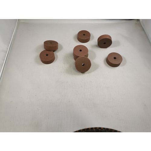 1 1/2″ × 1/2″ × 1/4″ - Resin Bonded Rubber Wheel (Fine Grit)
